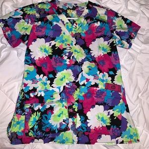 Wonder wink scrub top size xsmall! Brand new
